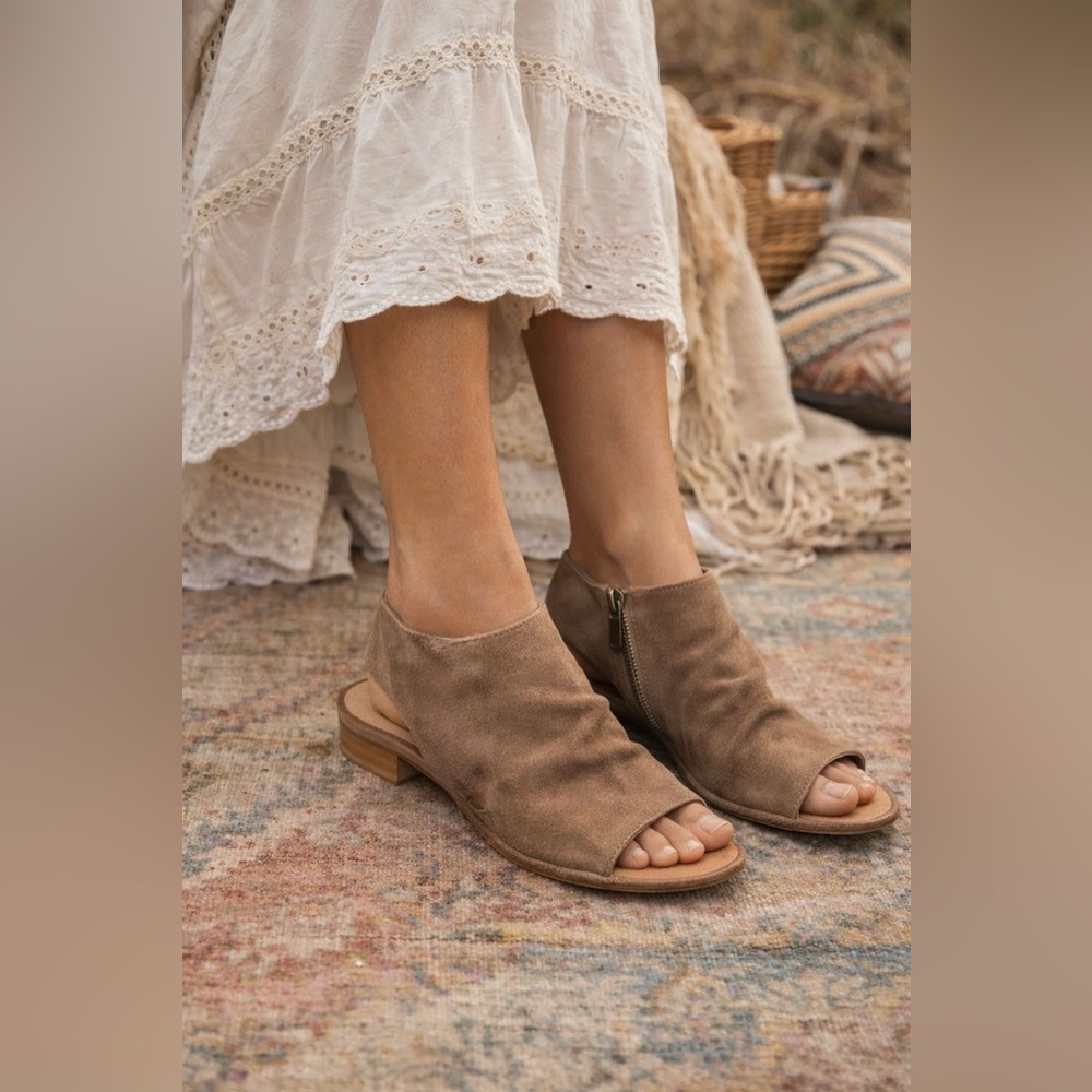 Sundance Italian Leather Suede Open Toe Mules Brown Vero Cuoio Size 40 (9–9.5)